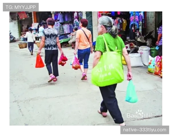 卡瓦尼拎塑料袋逛菜市场,手表一闪,旁边大妈竟然说:这表比我房子值钱 卡瓦尼拎塑料袋逛菜市场,手表一闪,旁边大妈竟然说:这表比我房子值钱